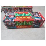 BOX 1990 TOPPS FOOTBALL CARDS COMPLETE SET