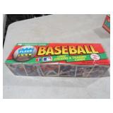 BOX 1990 FLEER BASEBALL CARDS & STICKERS