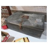 VINTAGE METAL TOOL CHEST