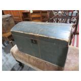 PRIMITIVE PAINTED LIFT TOP DOME TRUNK