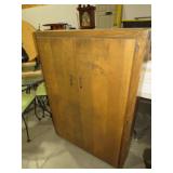 SOLID WOOD 2DR STORAGE CABINET