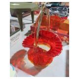 VTG AMBERINA RUFFLE EDGE HANDLED BASKET