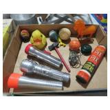 COLLECTION OF VINTAGE TOYS & FLASHLIGHTS