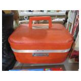 VINTAGR J.C. PENNYS MAKEUP CARRY LUIGGAGE
