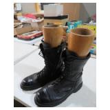 NICE PAIR OF MILITARY BOOTS WITH WOOD FORMS