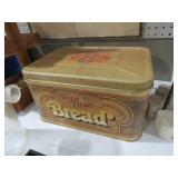 VINTAGE METAL BREAD KEEPER