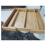 ADJUSTABLE WOOD STORAGE BOX