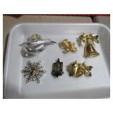 COLLECTION OF LADIES VINTAGE BROOCHES & PINS