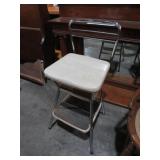 VTG WOOD FOLD OUT KITCHEN STOOL