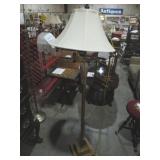 METAL W/ GLASS CENTER FLOOR LAMP