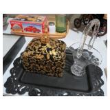PORCELAIN BOX WITH VINTAGE BASKET
