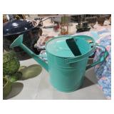 METAL WATERING CAN