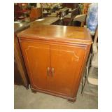 ANTIQUE 2 DR STORAGE CABINET