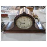 WOOD CASE MANTLE CLOCK
