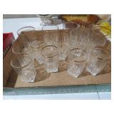 VTG FEDERAL GLASS RIBBED  GOLD TRIM GLASSES