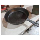 LARGE CAST IRON CORNBREAD SKILLET