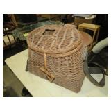 VTG WOVEN FISHING CREEL