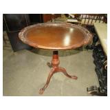 ANTIQUE MAHOGANY CLAW FOOTED PIE CRUST TBL
