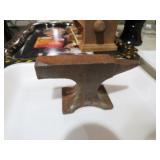 1932 CAST IRON FARMALL MINI  ANVIL