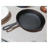 NICE LARGE CAST IRON SKILLET