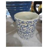 VTG R.R. ROSEVILLE POTTERY 1 QT BLUE SPONGE CROCK