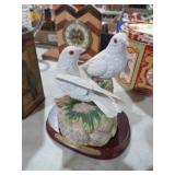 WELLINGTON DOVES MUSIC BOX