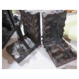 PAIR MACHETE & MEDIEVAL WEAPON BOOKENDS