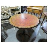 ORNATE RD PEDESTAL TABLE
