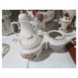 COLLECTION OF CERAMIC TEAPOTS