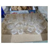 VTG FEDERAL GLASS RIBBED GOLD TRIM GLASSES