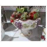 VIN MAJOLICA STYLE CERAMIC FRUIT BOWL WITH FRUIT