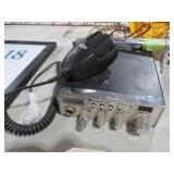 MIDLAND CB RADIO WITH MIC