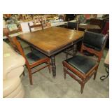 ANTIQUE OAK DINING TBL W/(4)LEATHER SEAT/BK CHAIR