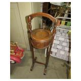 VTG WOOD SMOKE STAND