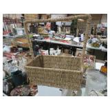 VTG RATTAN BASKET