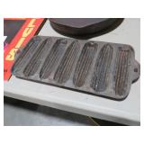 CAST IRON CORN STICK PAN