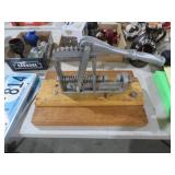 HEAVY DUTY LEVER ACTION NUT CRACKER