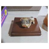 VTG RESIN DOG & WOOD CARD BOX