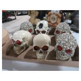 COLL OF RESIN LIGHT UP SKULLS