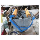 VIN WHITE GALVANIZED BUCKET WITH WRINGERS