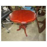 CHERRY FINISH CLOVER LEAF TOP TBL