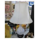 ITALIAN MAURANO LIKE WHITE SPECKLED LAMP W/SHADE
