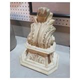 NICE HEAVY RESIN ORNATE CARVED SCOUNCE SHELF