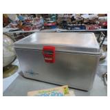 VTG HAMILTON SKYLANDER ALUMINUM COOLER