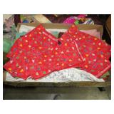 COLLECTION OF LINNENS, TABLE CLOTHS, MISC