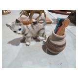 VTG CERAMIC CAT AND POTTERY VASE