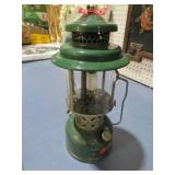 METAL VTG COLEMAN LANTERN