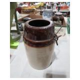 EARLY QUART SIZE CROCK