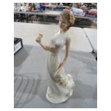 VTG SEYMOUR MANN ELEGANT LADY W/DAISY FIGURE
