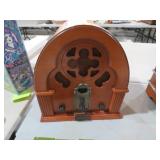 THOMAS COLLECTORS EDITION WOOD RADIO